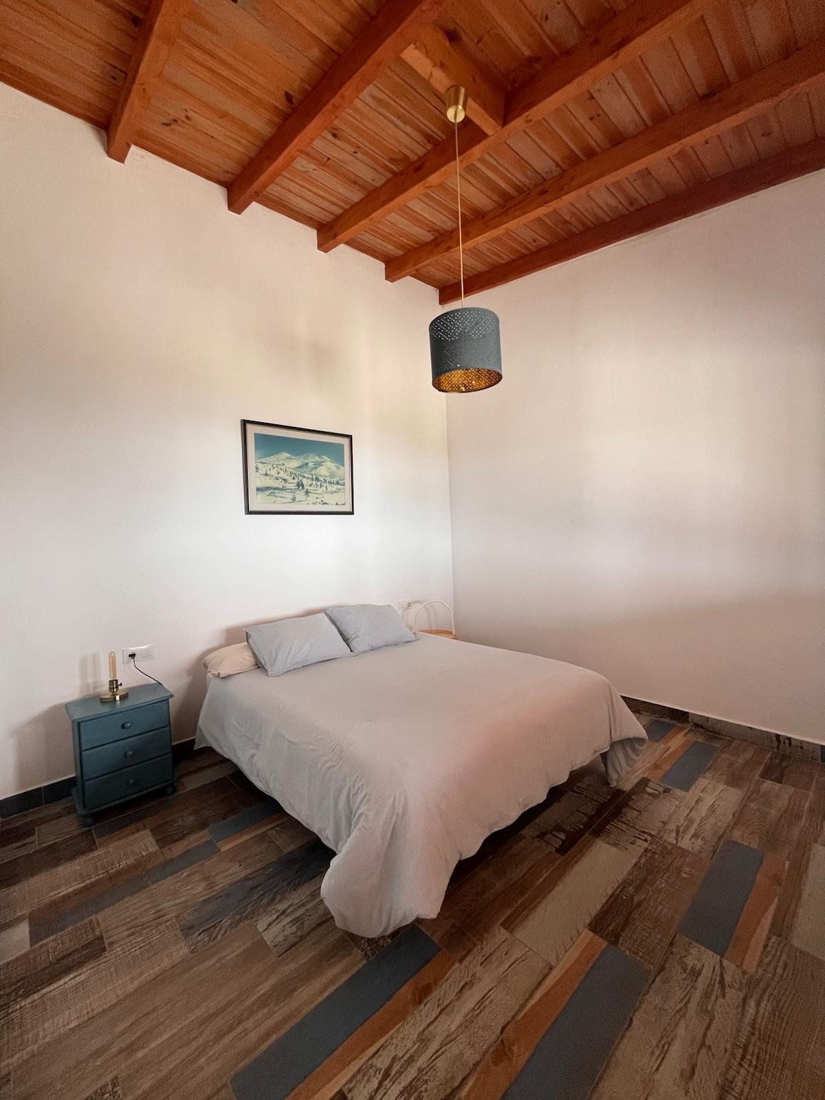 WhatsApp04-02 at 20.29.38